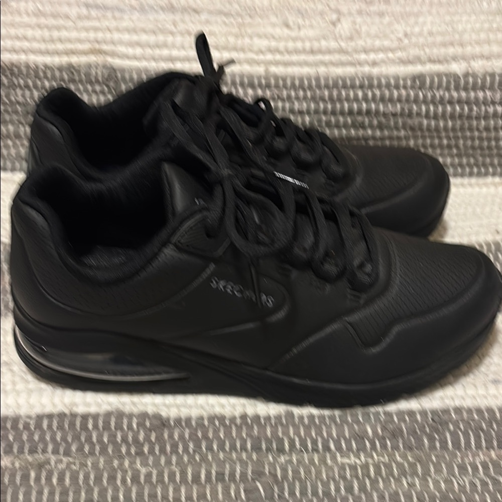 Skechers Black Sneakers with Breathable Mesh and Rubber Sole